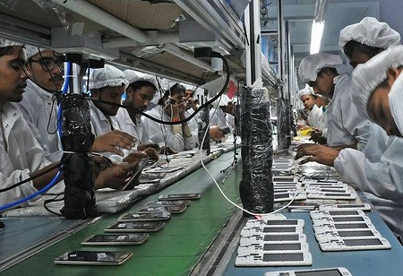 अमेरिका में बिकने वाले 44% स्मार्टफोन भारत में बनते हैं।
