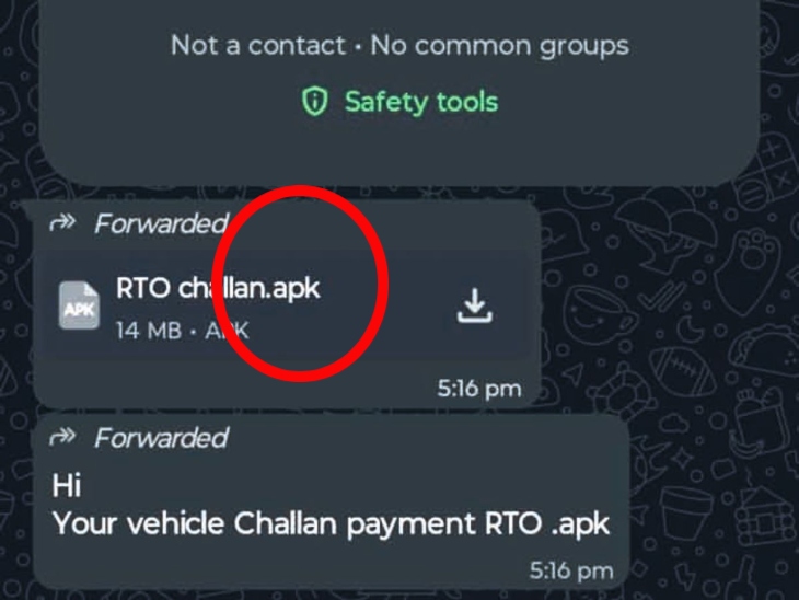 ज्यादातर ठगी के मामलों में फाइल के अंतिम में इस तरह से APK लिखा रहता है।