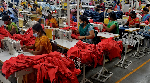 अमेरिका में भारतीय कपड़ों की कीमत बढ़ने से मांग घट सकती है।