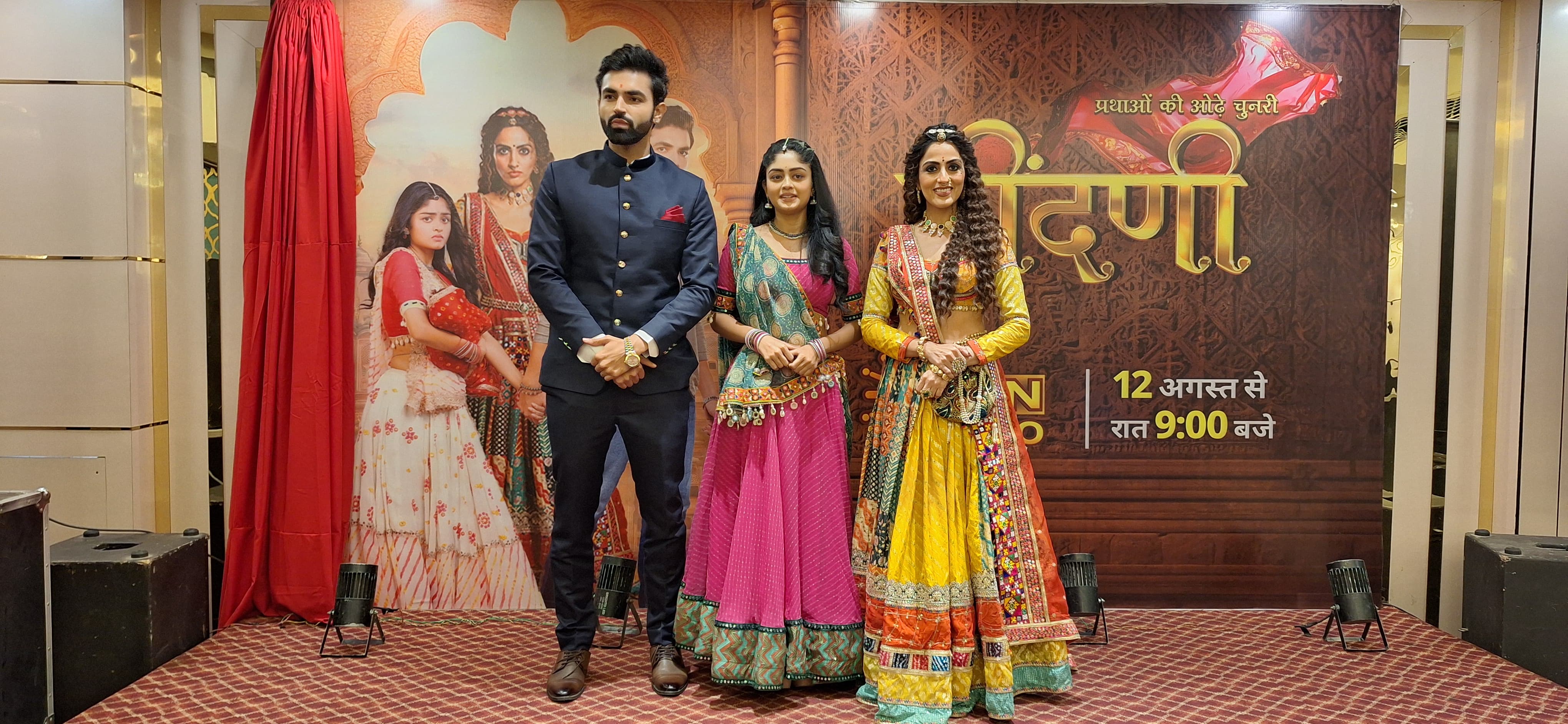 कलाकारों ने न सिर्फ शहर की संस्कृति को करीब से महसूस किया, बल्कि वास्तविक जीवन की बींदणियों से मिलकर उनके संघर्ष और हिम्मत की कहानियों को भी जाना।