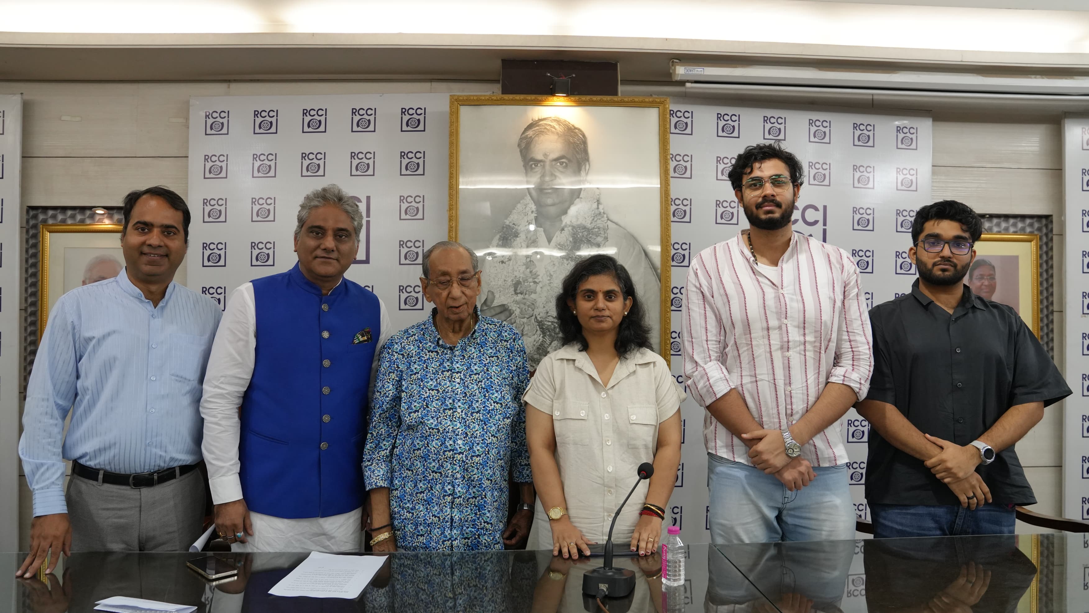 रवीन्द्र उपाध्याय, अनमोल अग्रवाल, सिद्धार्थ शर्मा, पंकज वाधवानी और अंशु हर्ष को फिल्म डिवीजन सेल का कार्यकारी सदस्य नियुक्त किया गया।