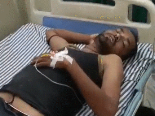 युवती पर हमला करने के बाद आरोपी प्रमोद ने भी जहरीला पदार्थ खा लिया था। उसका भी जयपुर में इलाज चल रहा है।