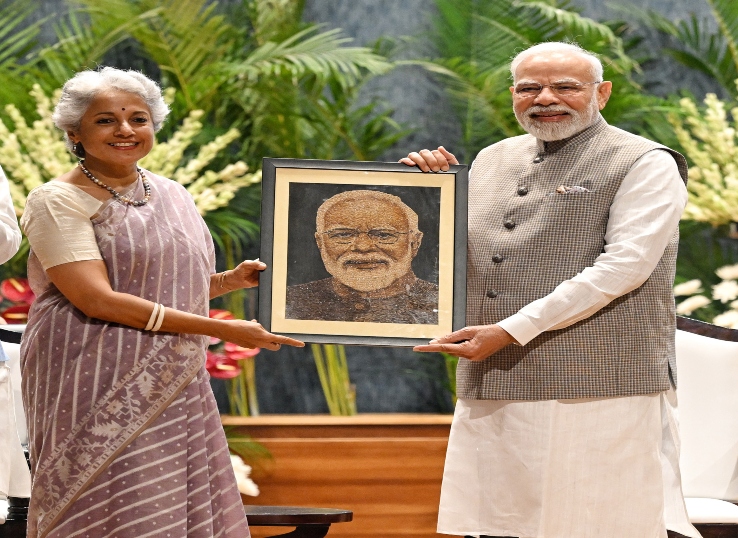 पीएम को ये पोट्रेट एमएस स्वामीनाथ रिसर्च फाउंडेशन की चेयरपर्सन डॉ सौम्या स्वामीनाथन