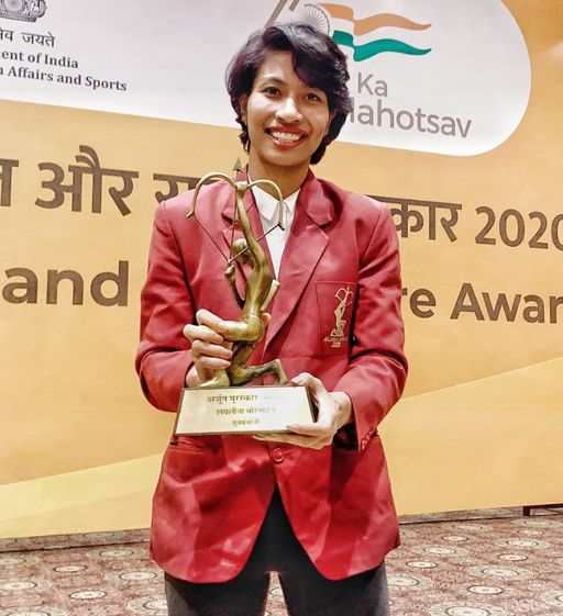 लवलीना को 2020 में अर्जुन पुरस्कार से सम्मानित किया गया था। वे ये पुरस्कार पाने वाली असम की छठवीं प्लेयर हैं।