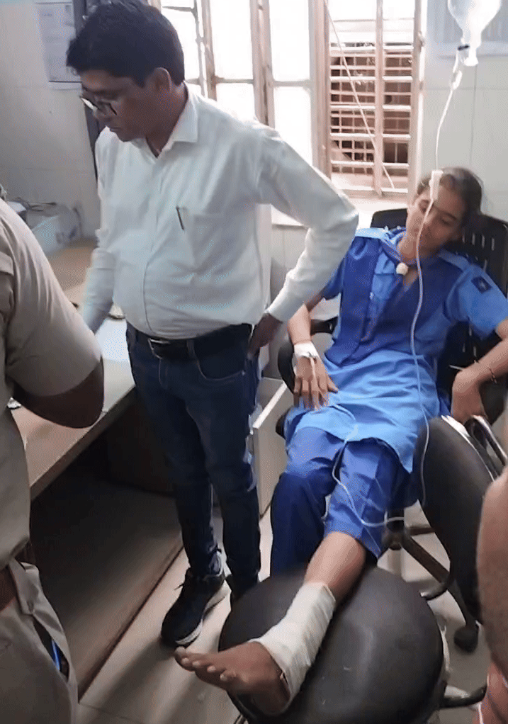 घटना में 4 बच्चों के पैर में फ्रैक्चर आया है। जिन्हें मेड़ता रेफर किया गया है।