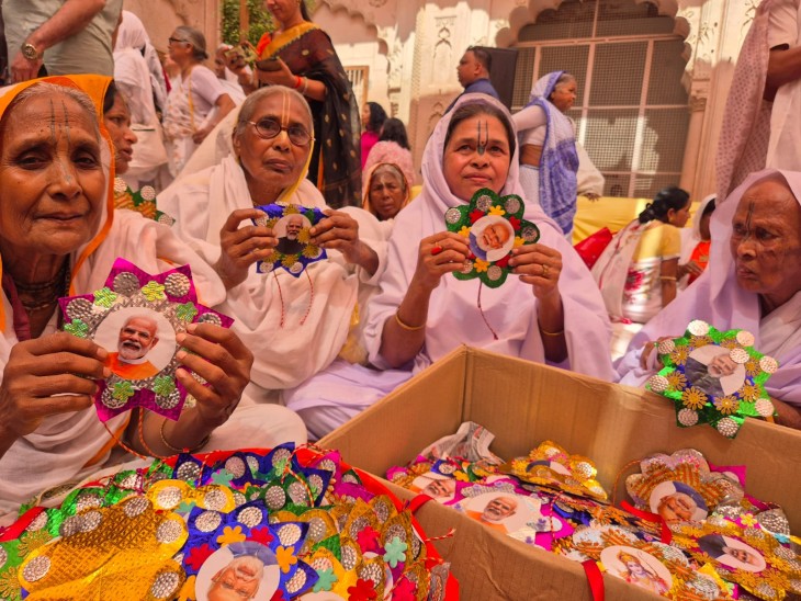 यह चार माताएं दिल्ली जाएंगी और प्रधानमंत्री को स्वयं राखियां और मिठाइयां भेंट करेंगी