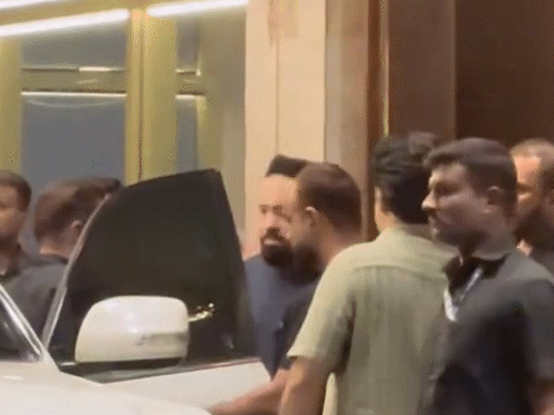 कडक सुरक्षेत सलमान शेराच्या घरी पोहोचला.