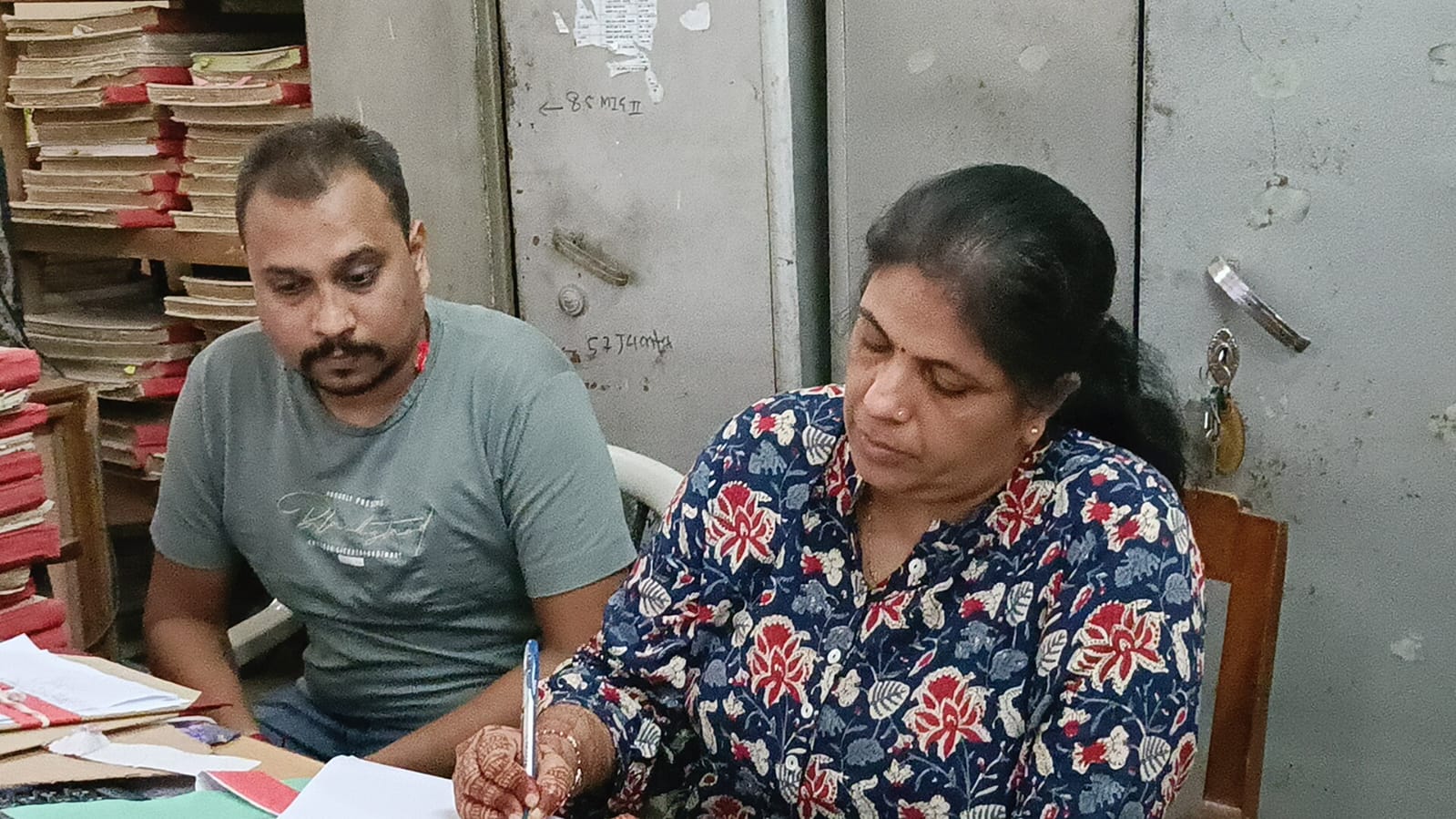 लोकायुक्त डीएसपी नीतू त्रिपाठी ने कहा कि शिकायतकर्ता को नामांतरण के लिए परेशान किया जा रहा था।