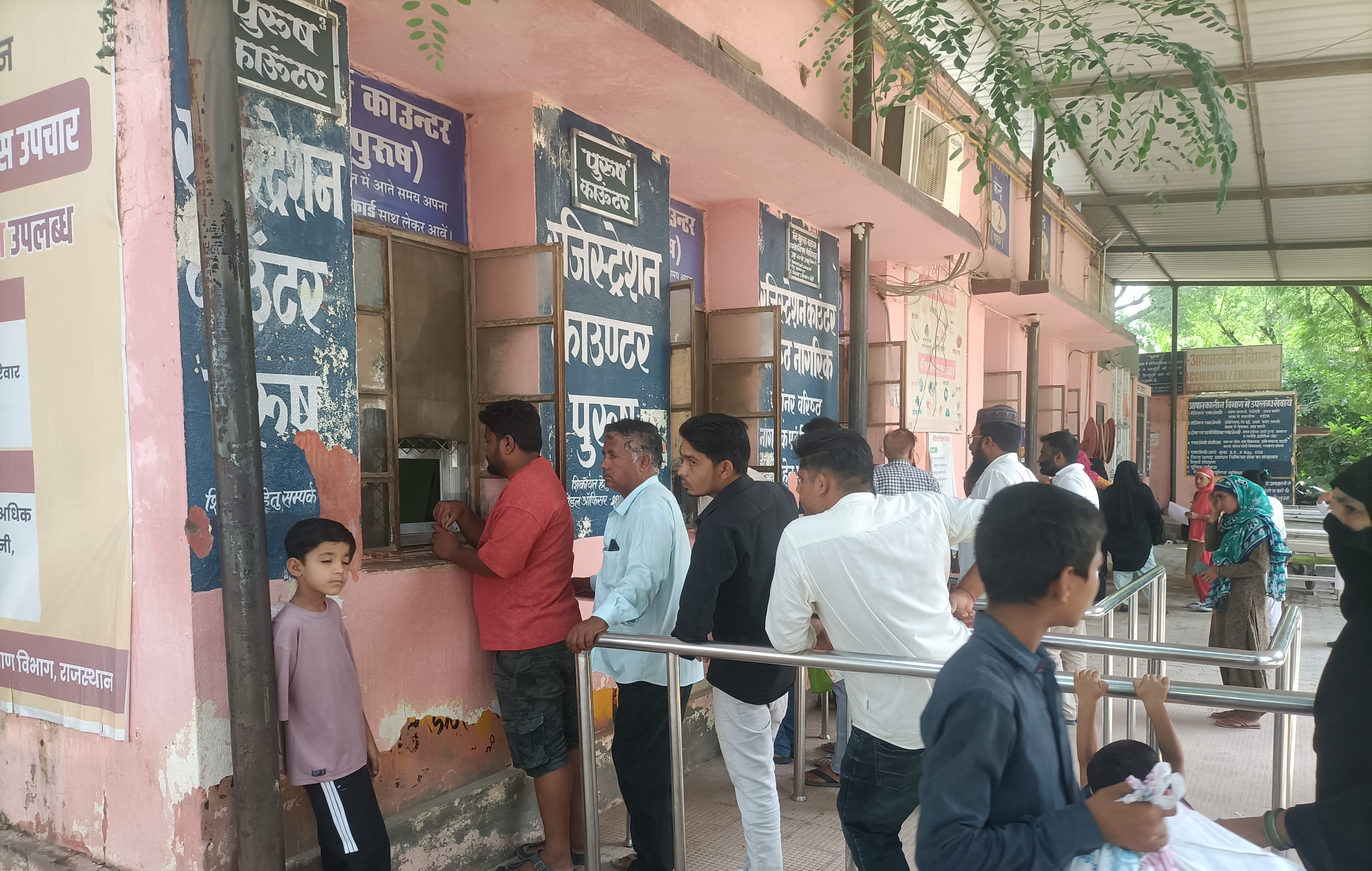 जिले में बढ़ा मौसमी बीमारियों का प्रकोप