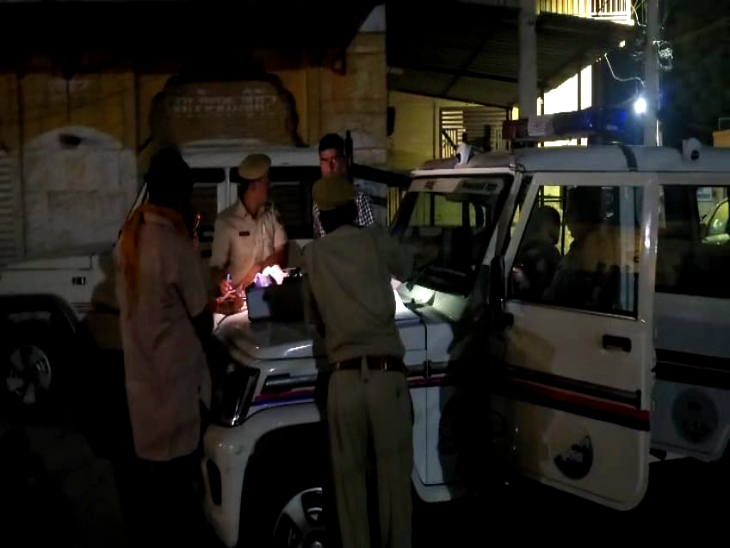 शहर की पॉश कॉलोनी जय नारायण व्यास में पकड़ा गया प्रेमाराम विश्नोई।