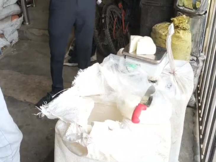 बोरे में भरकर भेजा गया था पनीर
