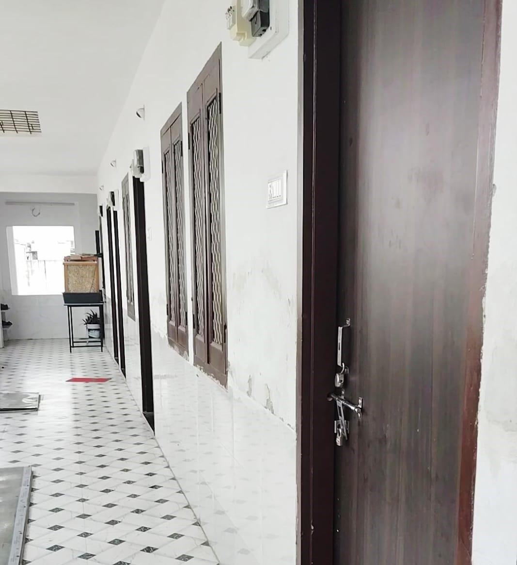 इसी कमरे में आरोपी ने रेप की वारदात को अंजाम दिया था।