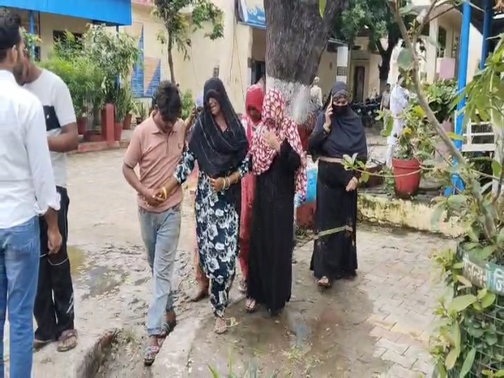 वारदात के बाद रोते बिलखते परिजन