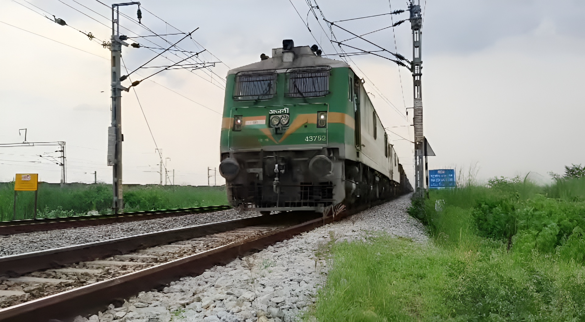 The freight train is 4.5 km long.