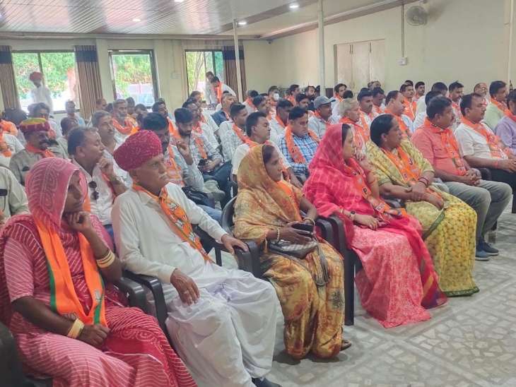 कार्यशाला में मौजूद रहे भाजपा कार्यकर्ता।