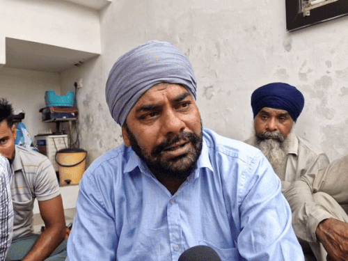 Shaheed Preetpal's father Harbans Singh became emotional giving information about his son.