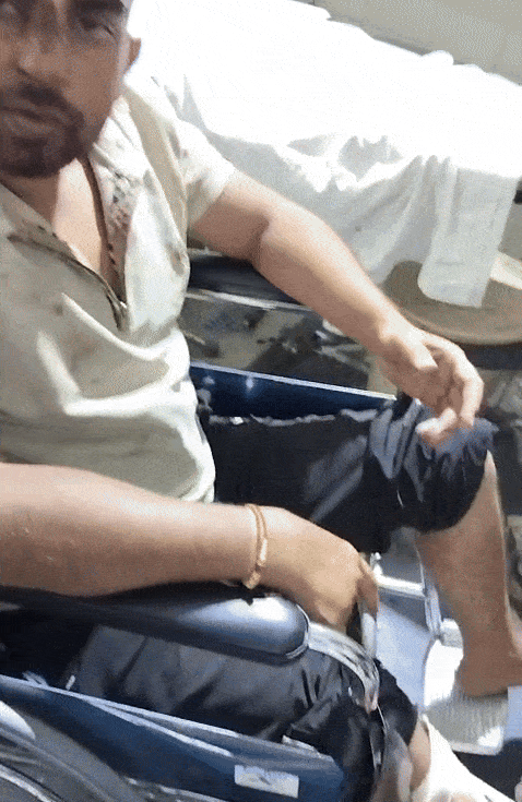 घायल गजेंद्र को खेतड़ी हॉस्पिटल से झुंझुनूं हायर सेंटर रेफर किया गया है।