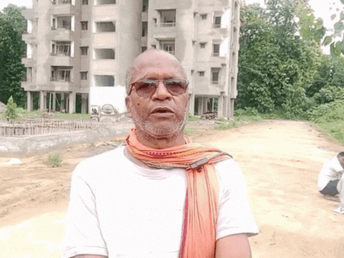 शांतनु के चाचा अमर सिंह ने बताया कि शनिवार रात खाना खाने के बाद भतीजा बाइक लेकर निकला था।