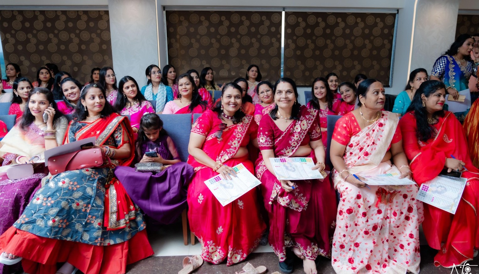 विभिन्न प्रतियोगिताओं में महिलाओं ने उत्साह से लिया हिस्सा।