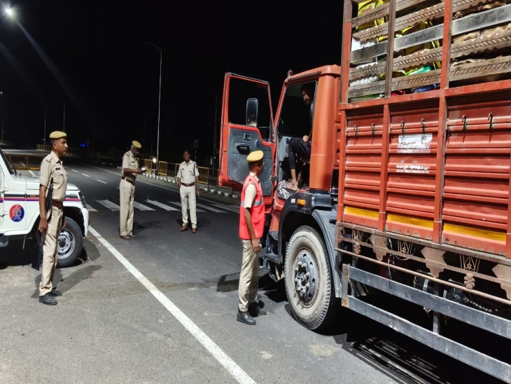 A श्रेणी की नाकाबंदी के दौरान की कार्रवाई।