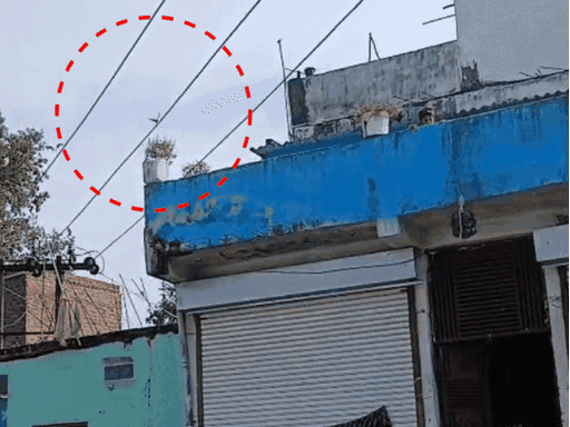 घर के पास से हाईटेंशन लाइन गुजर रही है। इसे लेकर सीएम हेल्पलाइन में शिकायत भी की थी।