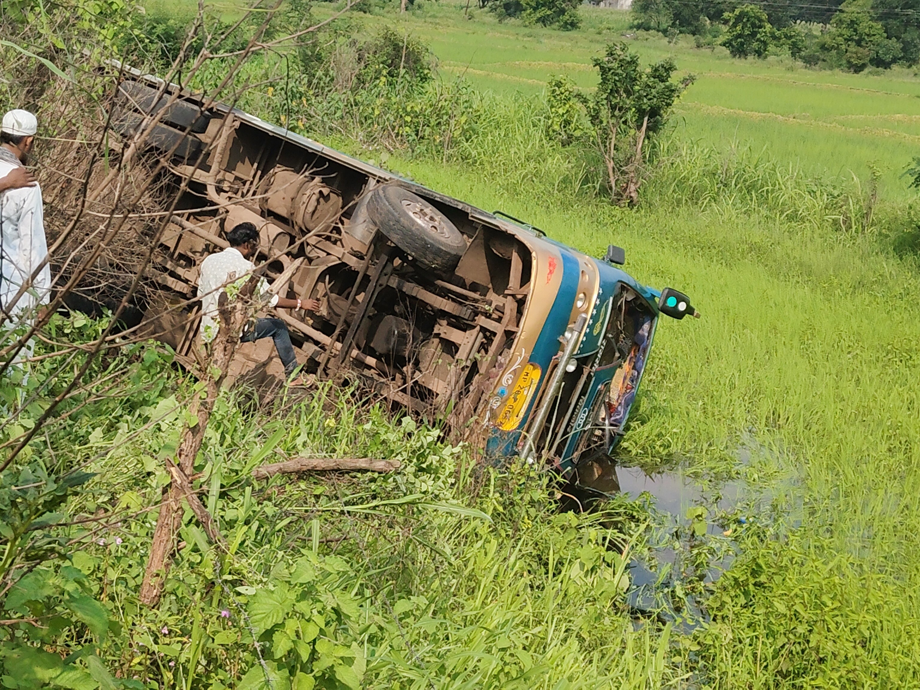 Bus falls 10 feet below the road, 10 passengers injured