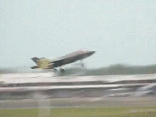 14 जून को इमरजेंसी लैंडिंग के बाद, F-35B 22 जुलाई को केरल के तिरुवनंतपुरम हवाई अड्डे से रवाना हुआ।