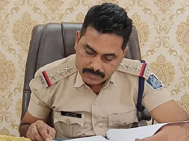 थाना प्रभारी उमेश गोल्हानी का कहना है कि दोनों पक्षों पर FIR दर्ज कर ली है।