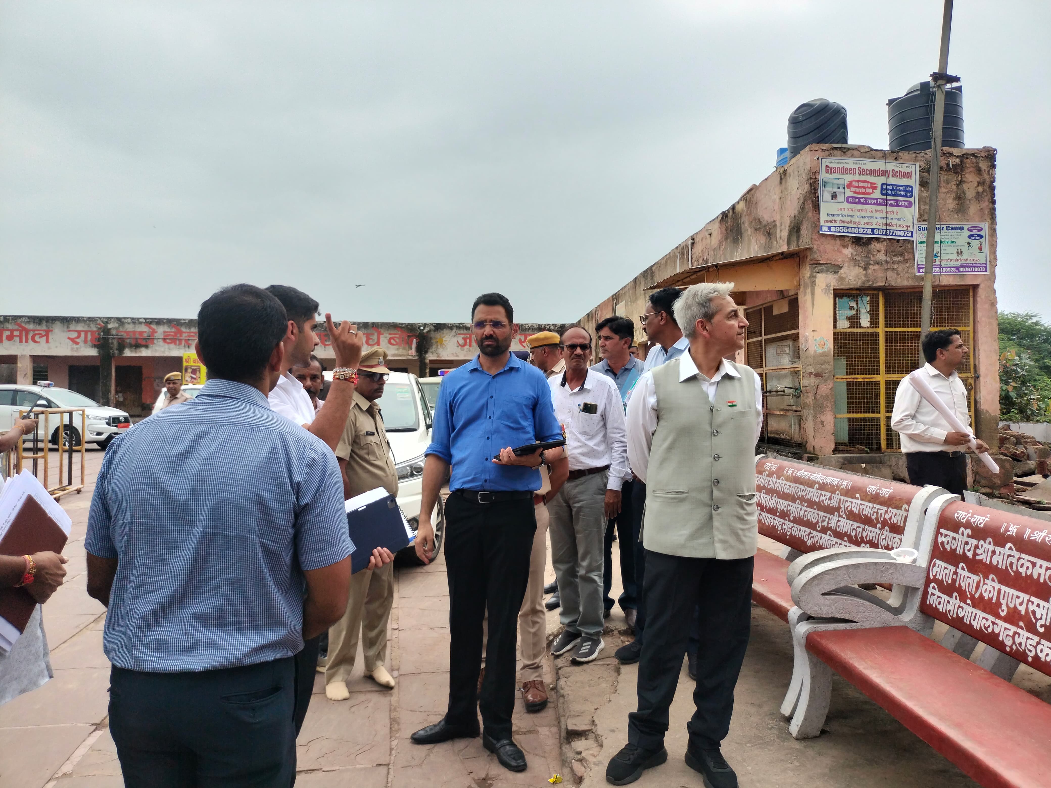 CS ने बिहारी जी मंदिर के चल रहे विकास कार्यों का किया निरीक्षण।
