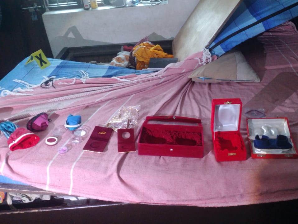 Thieves showed their dominance in Baghpat | बागपत में चोरों ने दिखाई दबंगई:  महिला दरोगा के घर से लाखों के जेवरात और नकदी चोरी, पुलिस CCTV फुटेज खंगाल  रही - Baghpat News |