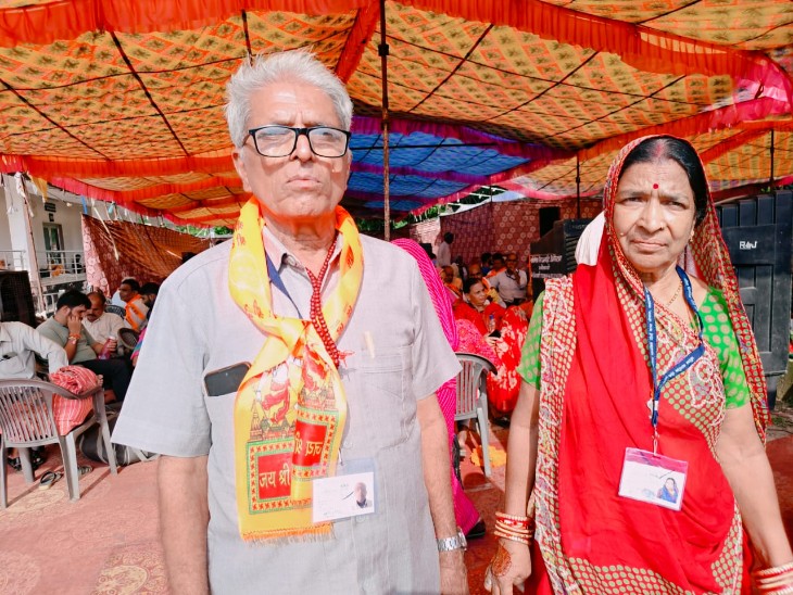 राधेश्याम सोलंकी और उनकी पत्नी दाखी बाई।