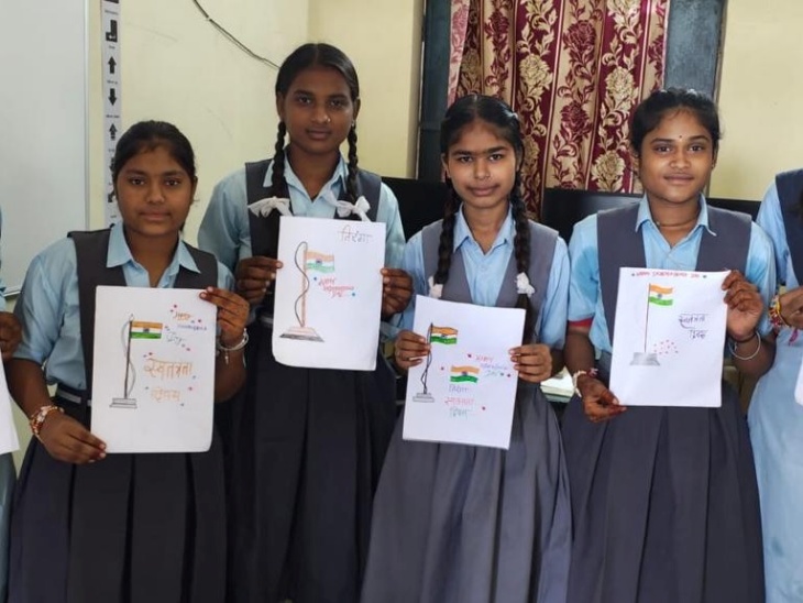 छात्राओं ने चित्रकला बनाकर दिया हर घर तिरंगे का संदेश।