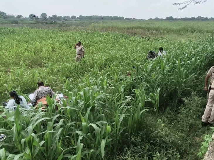 उदयपुर के डबोक थाना इलाके में बच्ची से रेप के बाद घटनास्थल से एफएसएल और डॉग स्क्वॉड ने सबूत जुटाए।