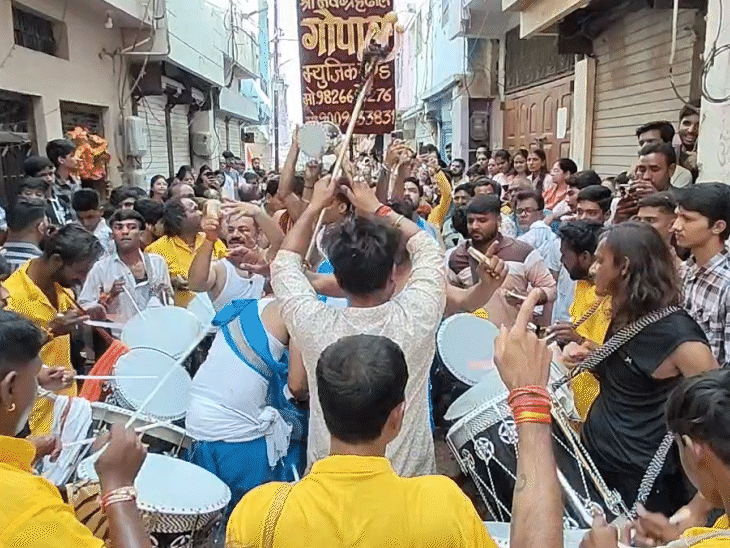 इस दौरान लोगों में उत्साह देखा गया।