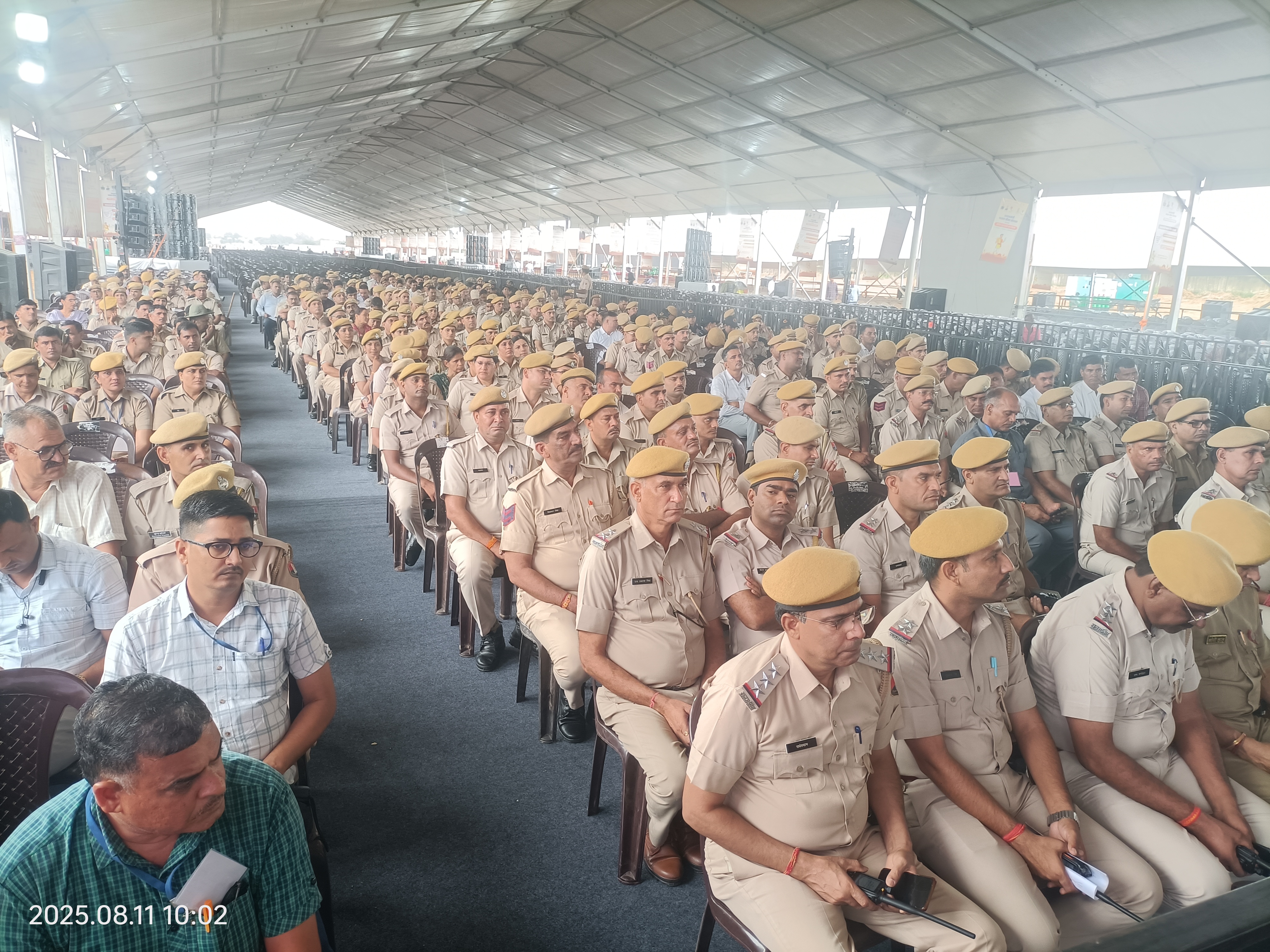 तैयारियों की जानकारी देते अति पुलिस अधीक्षक देवेन्द्र राजावत