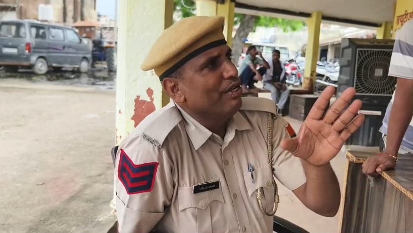 नगर थाने के हेड कांस्टेबल तारा सिंह ने अस्पताल पहुंचकर दलवीर से घटना की जानकारी ली, अभी तक दलवीर की तरफ से पुलिस में कोई शिकायत नहीं दी गई है।