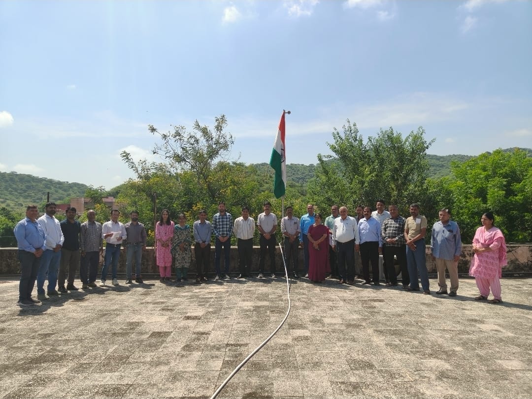 सहकारिता विभाग में दिलाई गई शपथ।