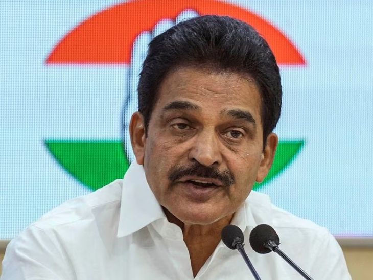 Congress General Secretary KC Venugopal was riding in a flight going from Thiruvananthapuram to Delhi. - Dainik Bhaskar