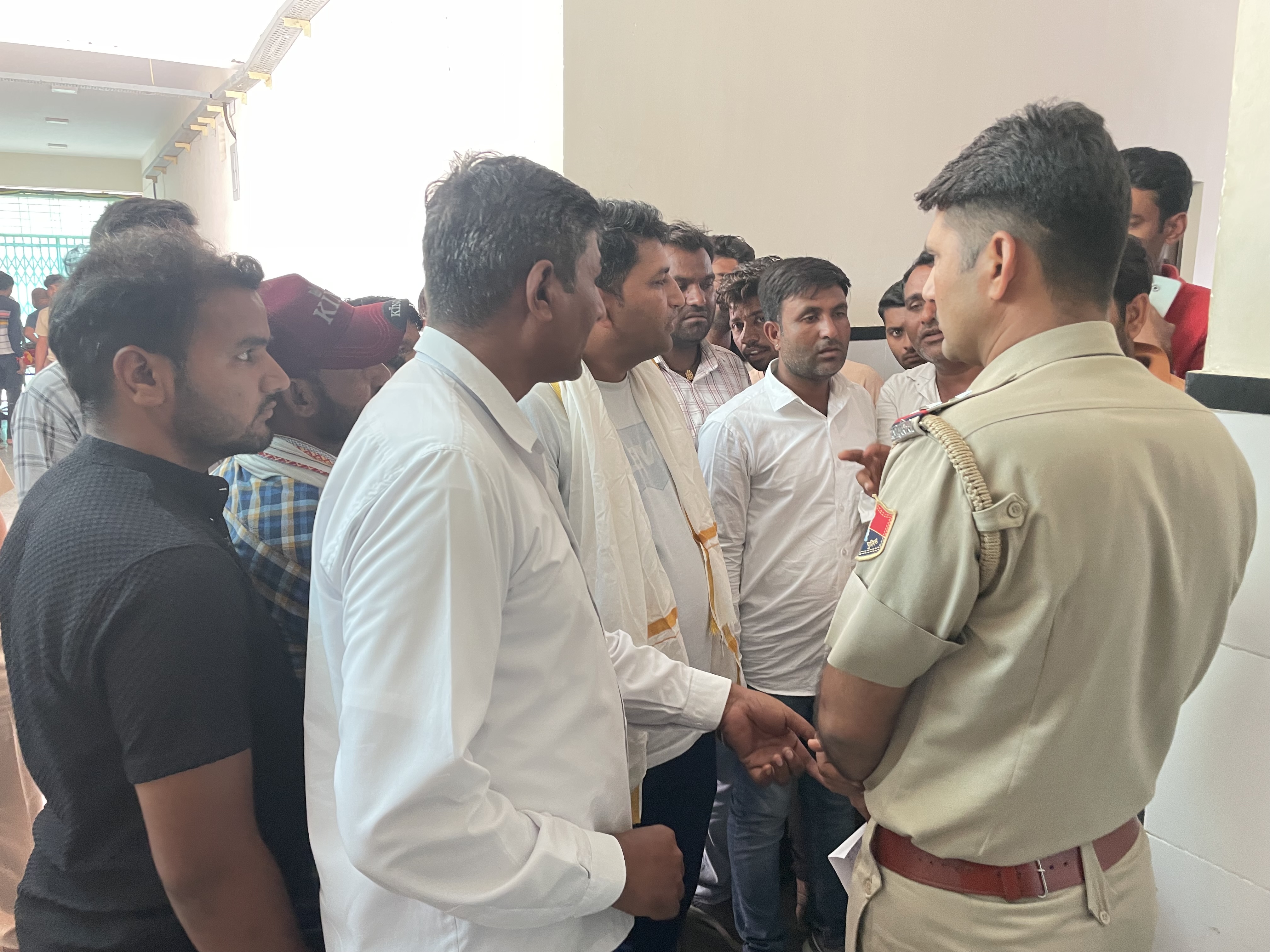 भाजपा नेता को जेएलएन हॉस्पिटल भिजवाया गया, डॉक्टर ने उन्हें मृत घोषित कर दिया।