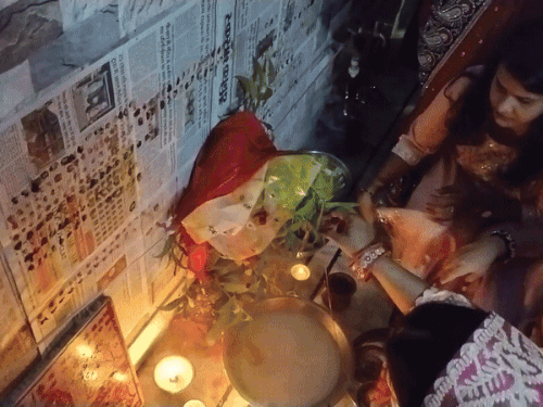 महिलाओं ने पूरे विधि विधान से पूजन किया।
