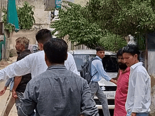 पुलिस ने चर्च से धार्मिक ग्रंथ, किताबें और संगीत के इंस्ट्रूमेंट भी जब्त किए हैं।
