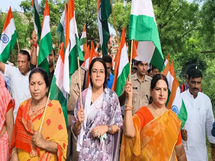 तिरंगा रैली में शामिल जनप्रतिनिधि