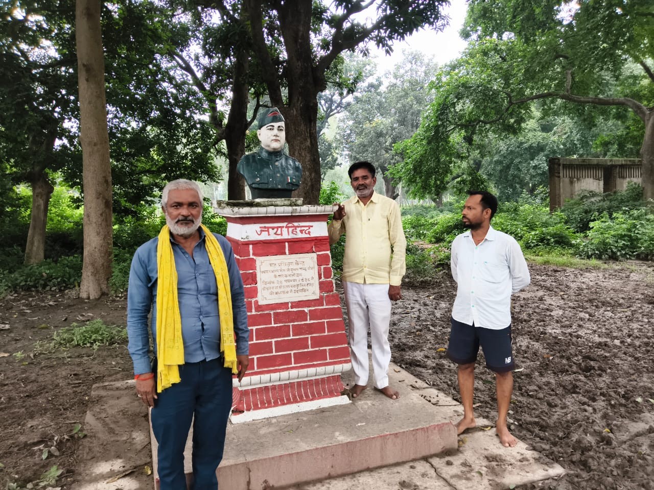 बाराबंकी के हड़हा स्टेट में नेताजी सुभाष चंद्र बोस ने गुप्त आश्रय लिया था।