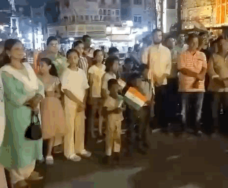 कार्यक्रम में बड़ी संख्या में पूर्व छात्र जुटे