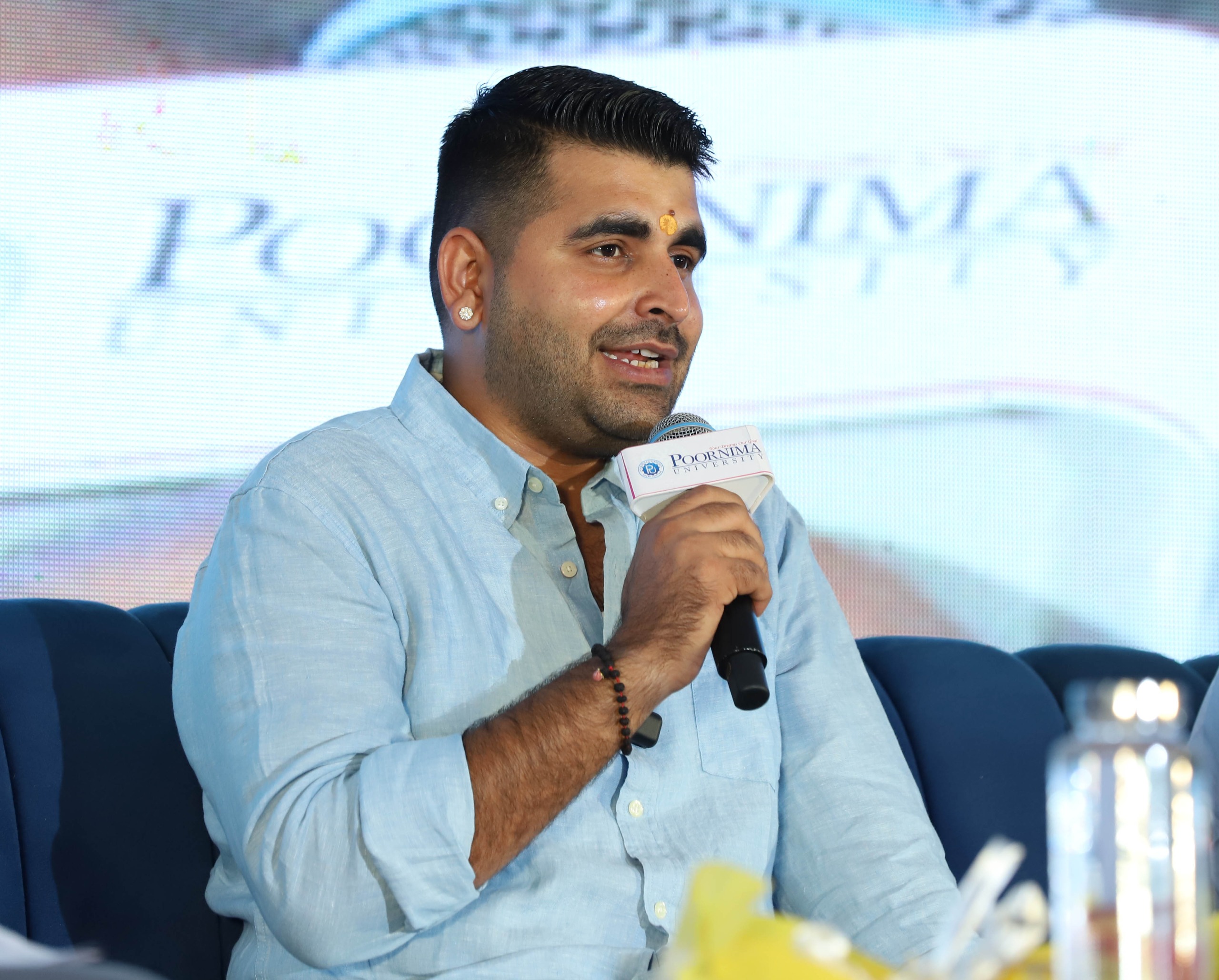 जय नारायण व्यास यूनिवर्सिटी, जोधपुर के छात्रसंघ अध्यक्ष रह चुके रविन्द्र सिंह भाटी ने जीवन में ऐसे अच्छे दोस्तों की महत्ता बताई, जिनसे आप सब कुछ साझा कर सकें।