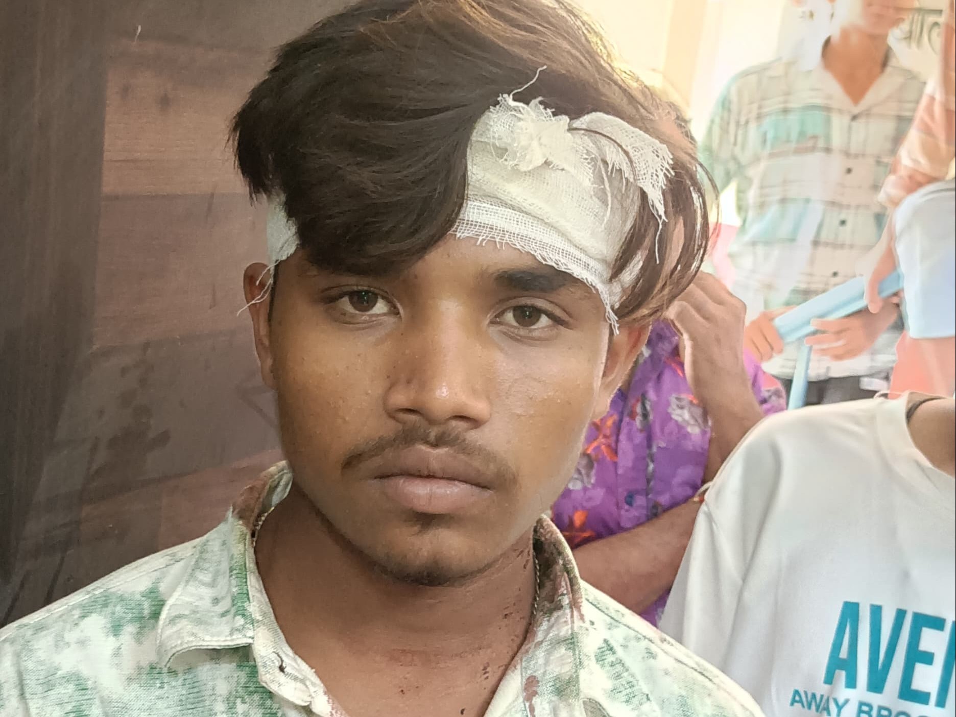 हॉस्पिटल में छात्र का उपचार किया गया।