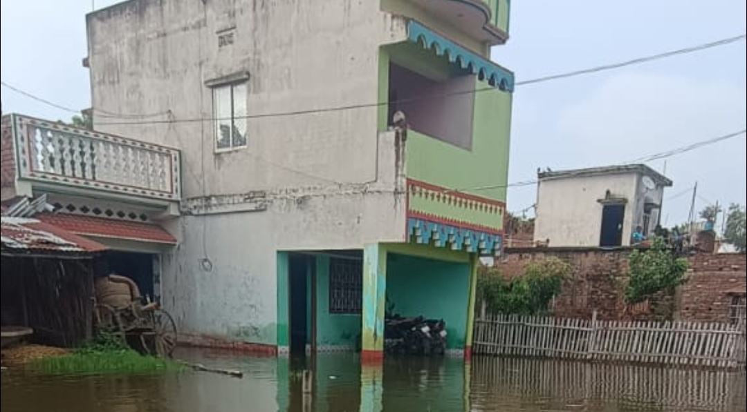Flood water has entered the martyr's house.