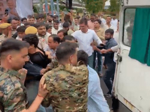 शुभम पिछले 2 महीने से चुनाव की मांग को लेकर आंदोलनरत है।