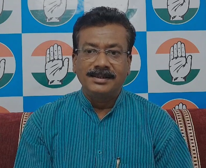 कांग्रेस प्रवक्ता धनंजय ठाकुर।