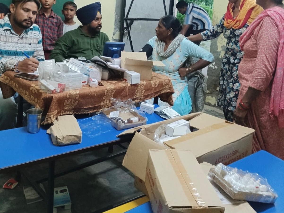 राहत केंद्र में कई प्रकार की सुविधाएं उपलब्ध की गई है। - Dainik Bhaskar